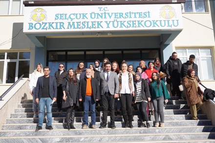 Gazeteci-Yazar Uğur Özteke, “Halkla İlişkiler ve Gazeteciliğin Dünü Bugünü Yarını” Konusunda Konferans Verdi.